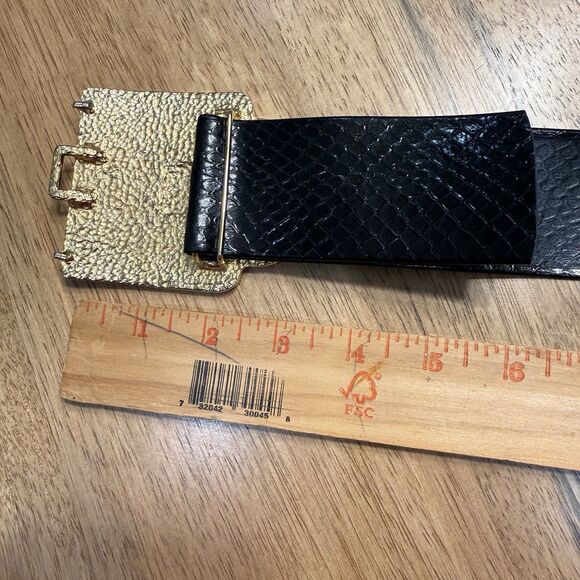 VTG. ACCESSOCRAFT‎ WOMENS GOLDTONE ORNATE WIDE BELT BUCKLE 7.75X2.75\